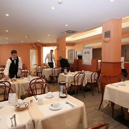 Hotel Aris Grand Place 3*