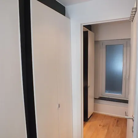 Royal Park Apartment