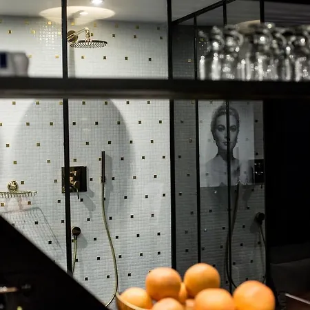 Chambre Avec Jacuzzi Sauna Privatif * Brussels