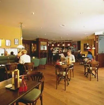 Ibis Centre 3*