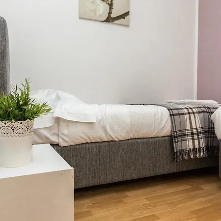 Apartment Patriotes Halldis Brussels