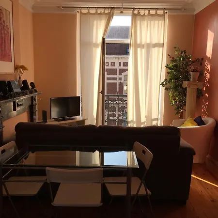 Golden Triangle Apartment *