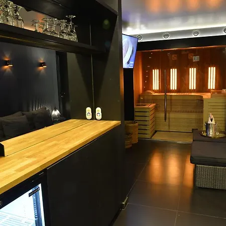 Chambre Avec Jacuzzi Sauna Privatif * Brussels
