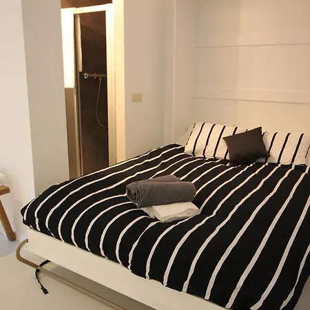 Anneessens Square Apartment *
