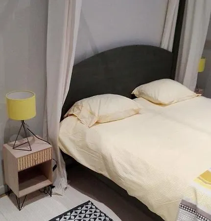 Central Yellow Apartment * Brussels