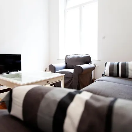 Louise Uptown Apartment