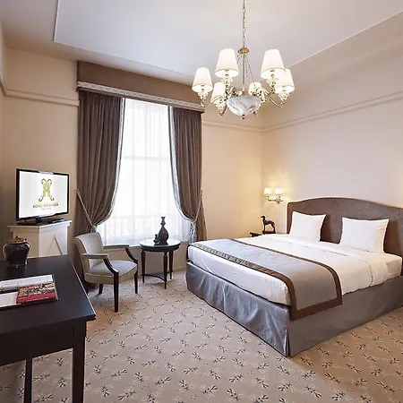Metropole Hotel