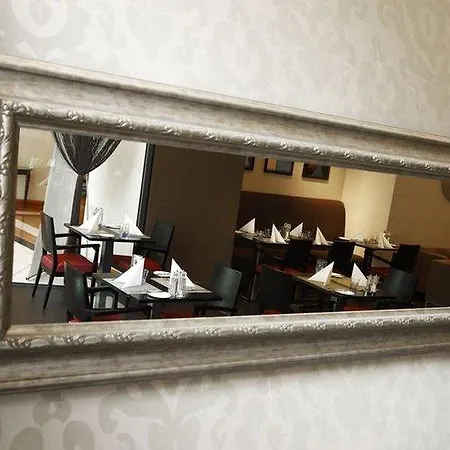 Nh Collection Centre Hotel