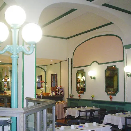 Hotel Le Dome 3*
