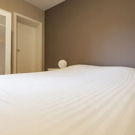 Apartment Madou Center