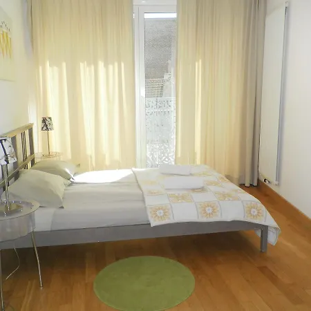 Apartment Eveque.1