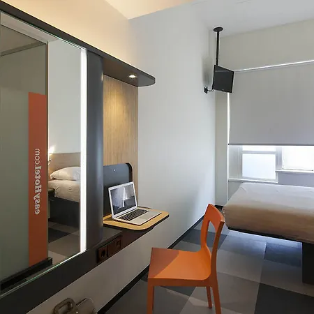 Easyhotel City Centre 3* Brussels