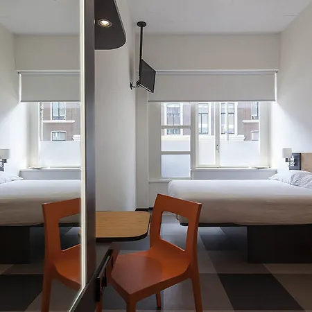 Hotel Easyhotel City Centre 3*