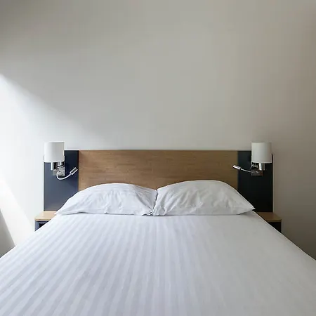 Hotel Easyhotel City Centre 3*