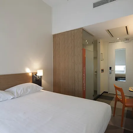 Easyhotel City Centre 3* Brussels