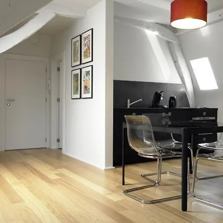 Grand Place Apartment *