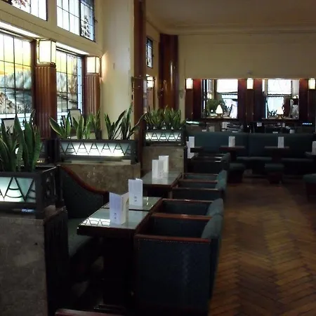 Esperance Hotel 3*
