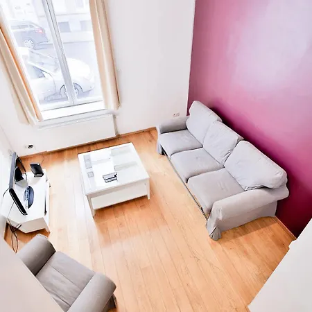 Louise Uptown Apartment *