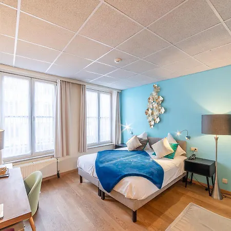 Hotel La Legende 3*