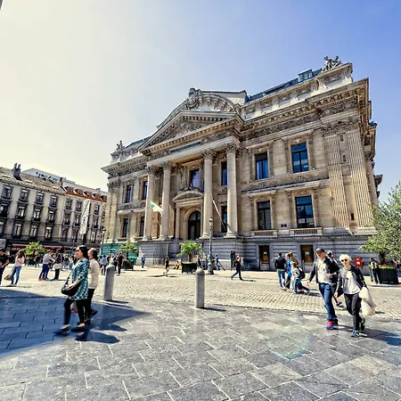 Aparthotel Charles Home - Grand Place Aparthotel 4*