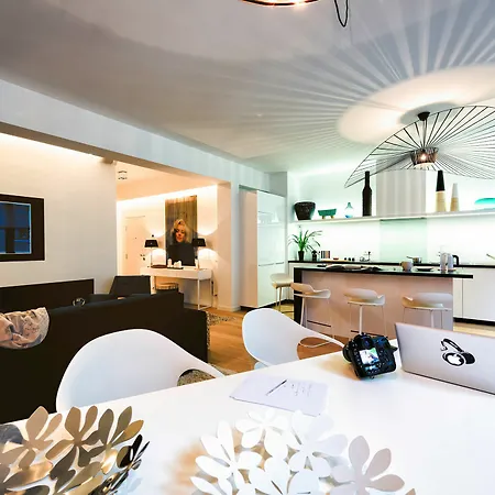 Aparthotel Charles Home - Grand Place Aparthotel