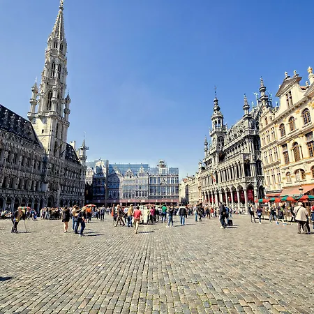 Charles Home - Grand Place Aparthotel