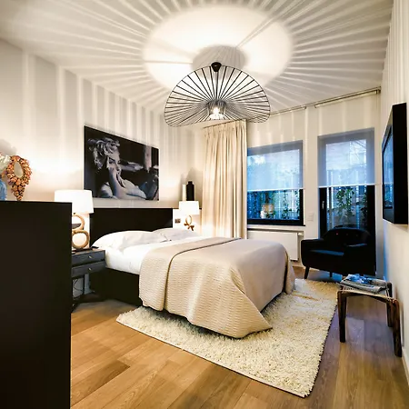 Aparthotel Charles Home - Grand Place Aparthotel 4*