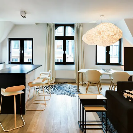Charles Home - Grand Place Aparthotel Aparthotel