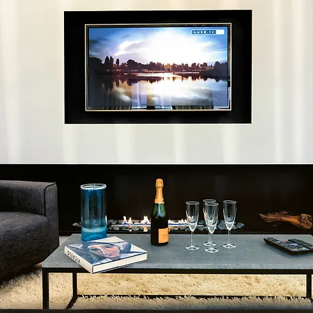 Charles Home - Grand Place Aparthotel Aparthotel 4*