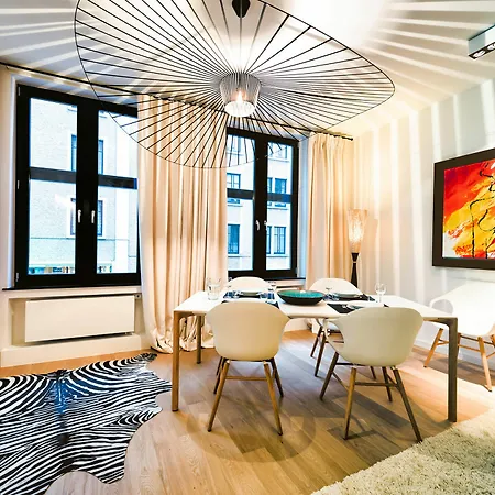 Aparthotel Charles Home - Grand Place Aparthotel 4*