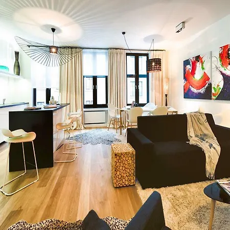 Charles Home - Grand Place Aparthotel Brussels