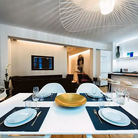 Charles Home - Grand Place Aparthotel Aparthotel 4*