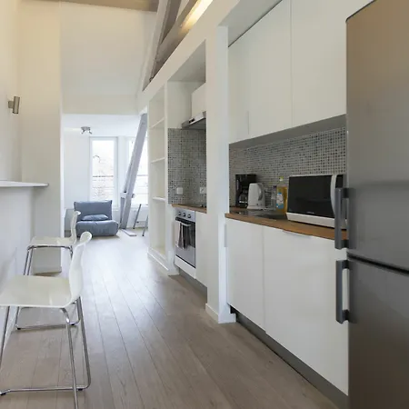 Grand Place Apartment *