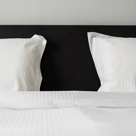 Aparthotel Urban Eu 2*