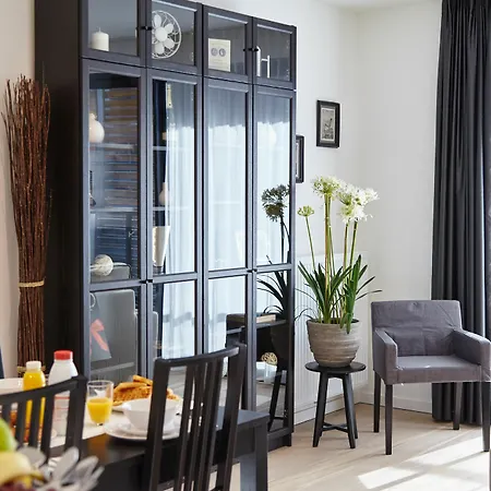 Sweet -eu Commission Apartment