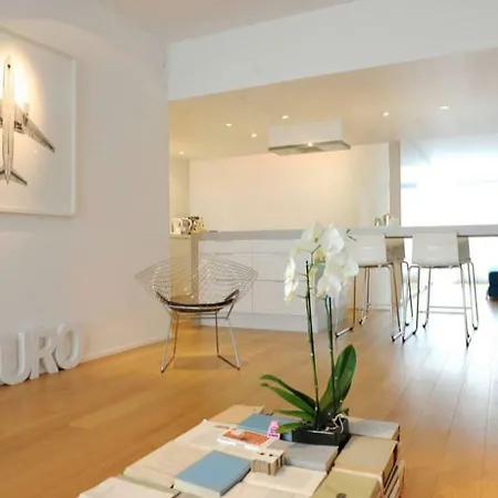 Apartment Minimalistic In Premium Location