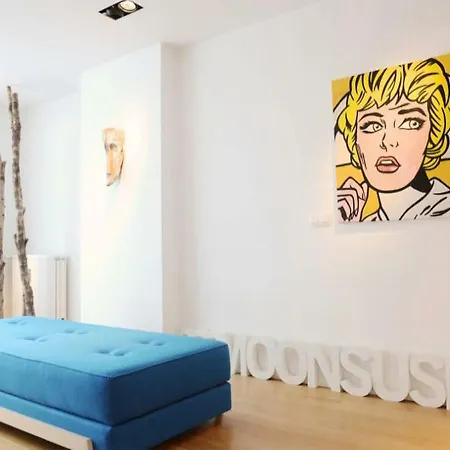 Apartment Minimalistic In Premium Location *