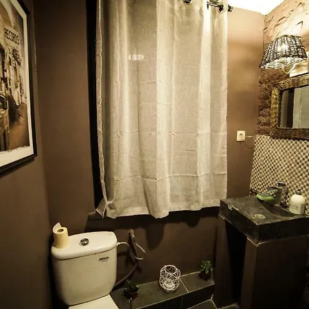 Guest house Maison Sablon 4 Chambres *