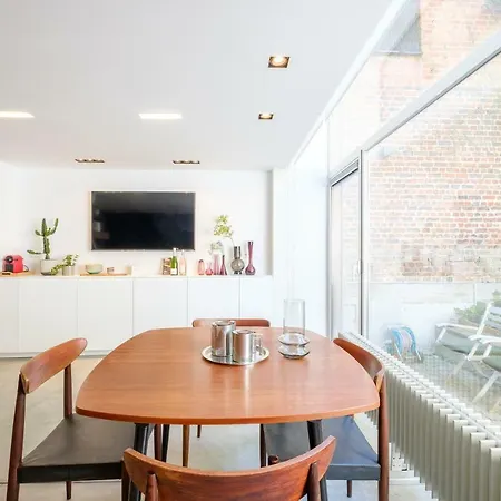 1bd With Garden Brugmann Area Apartment