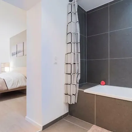 Grand Place, Only 3 Min Walk, 80M Beautiful Apartment Apartment