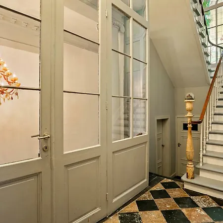 Bed & Breakfast Fish Market 4*
