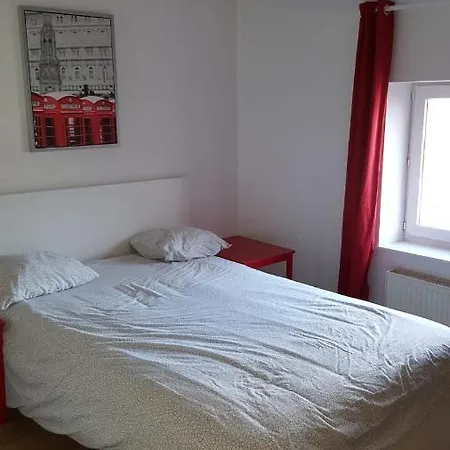 Central Red Apartment *
