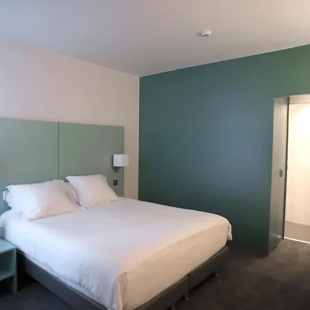 Hotel Du Congres 3*