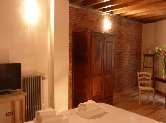 L\'Auberge De L\'Eclipse