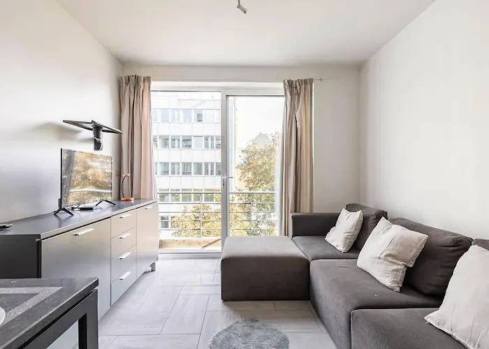 Beautiful 1Br/1Bar Apartment In E.U. District