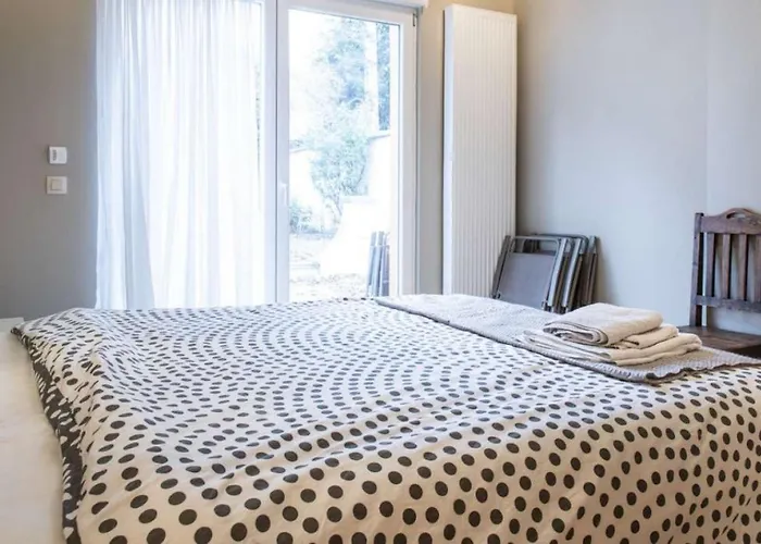 Chic 3-Bedroom Apartment For Rent To Professionals In Ixelles