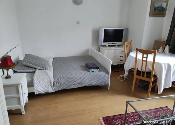 Room In Guest Room - Chambre C A Bruxelles