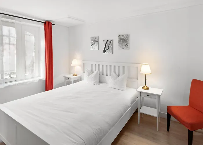 Apartment in Brussels, Lantsheere by Homenhancement SA