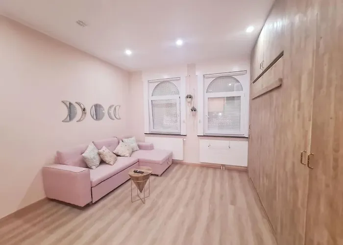 Magnolia Pink Studio New And Fully Equipped