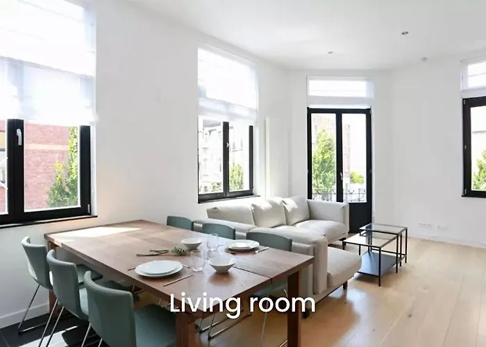 Luxury Apartment In The Eu Quarter